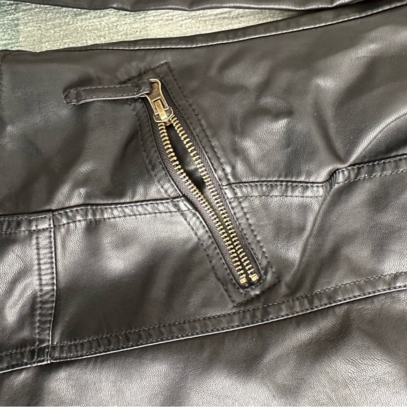 NWT Faux Leather Jacket Moto Zipper Sleeve Women’s M - Picture 8 of 10